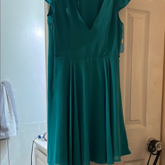 Forever 21 Green V-Neck A-Line Midi Dress - Picture 3 of 4